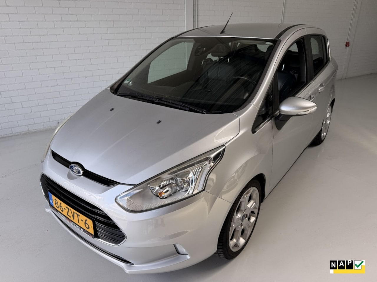 Ford B-Max - 1.0 EcoBoost Titanium 1.0 EcoBoost 100pk Titanium - AutoWereld.nl