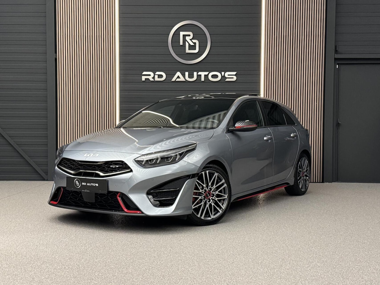 Kia Cee'd - Ceed 1.6 T-GDi GT Pano JBL Camera Navi Keyless Dealer onderhouden - AutoWereld.nl