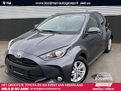 Toyota Yaris - 1.5 Hybrid 115 Business Parkeersensoren rondom, Stoelverwarming, Achteruitrij camera, Adap