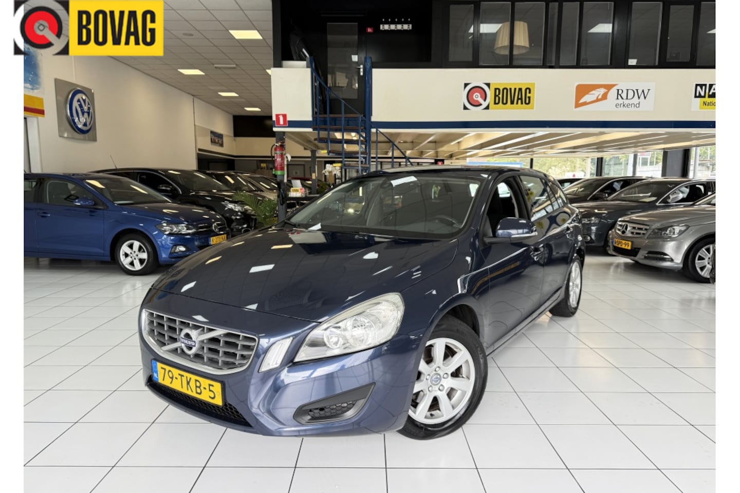 Volvo V60 - 1.6 T3 Kinetic Automaat Bovag Garantie - AutoWereld.nl
