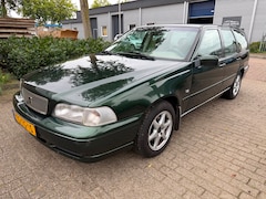 Volvo V70 - 2.5 Comfort-Line nieuwe apk automaat