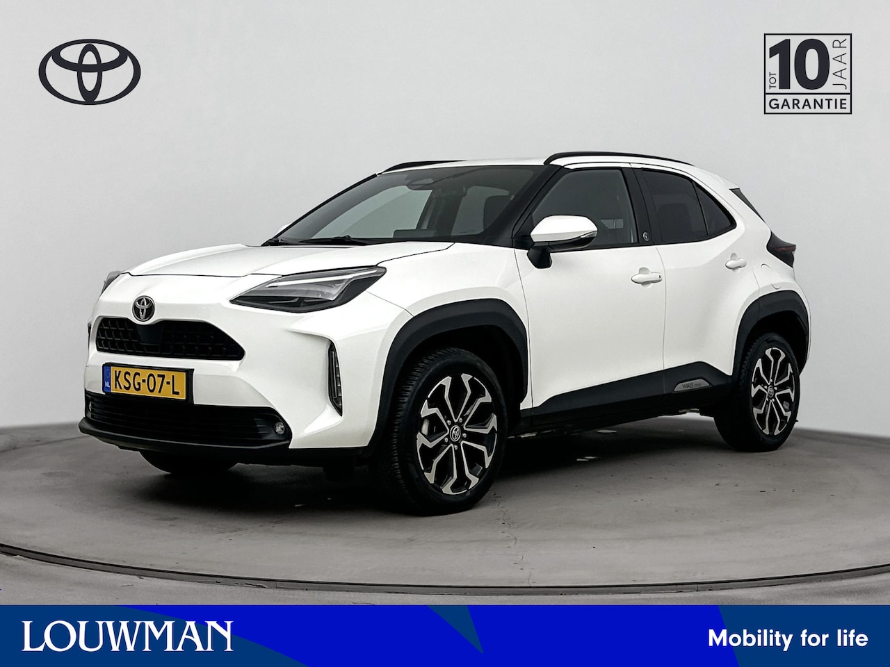 Toyota Yaris Cross - 1.5 Hybrid 130 First Edition | Stuur-Stoelverwarming | 17" Lichtmetalen velgen | - AutoWereld.nl