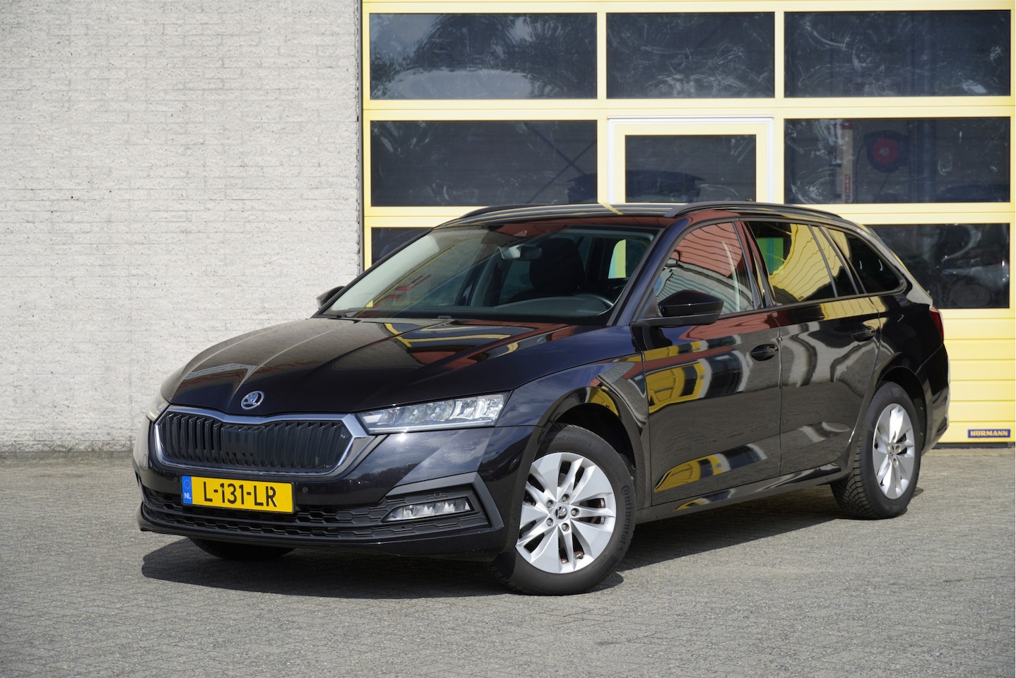 Skoda Octavia Combi - 1.0 TSI Business Edition BJ2021 Lmv 16" | Led V+A | Dynamische knipperlichten | Pdc | Elek - AutoWereld.nl