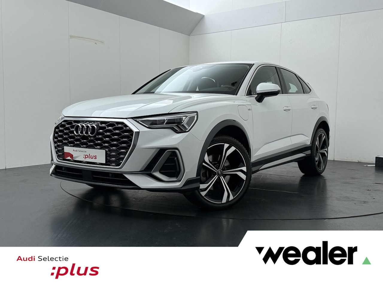 Audi Q3 Sportback - 45 TFSI e S Edition | 245 PK | SoH 89% | Climate control | Adaptive cruise control | Apple - AutoWereld.nl