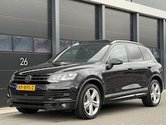 Volkswagen Touareg - 3.0 TDI R-Line Pano Leer Camera