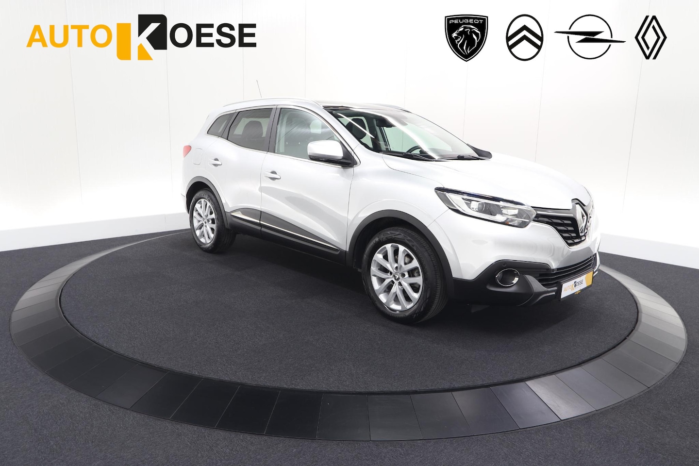 Renault Kadjar - TCe 130 Intens | Trekhaak 1500kg Trekgewicht | Panoramadak | Navigatie | Parkeersensoren | - AutoWereld.nl