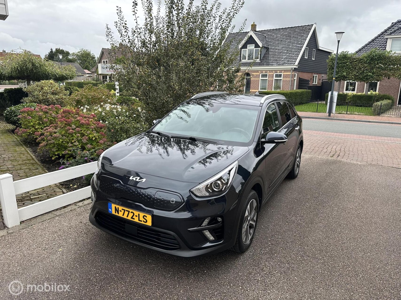 Kia e-Niro - Edition 64 kWh 3-FASE ACHTERUITRIJ CAMERA CARPLAY STUUR/STOELVERWARMING - AutoWereld.nl