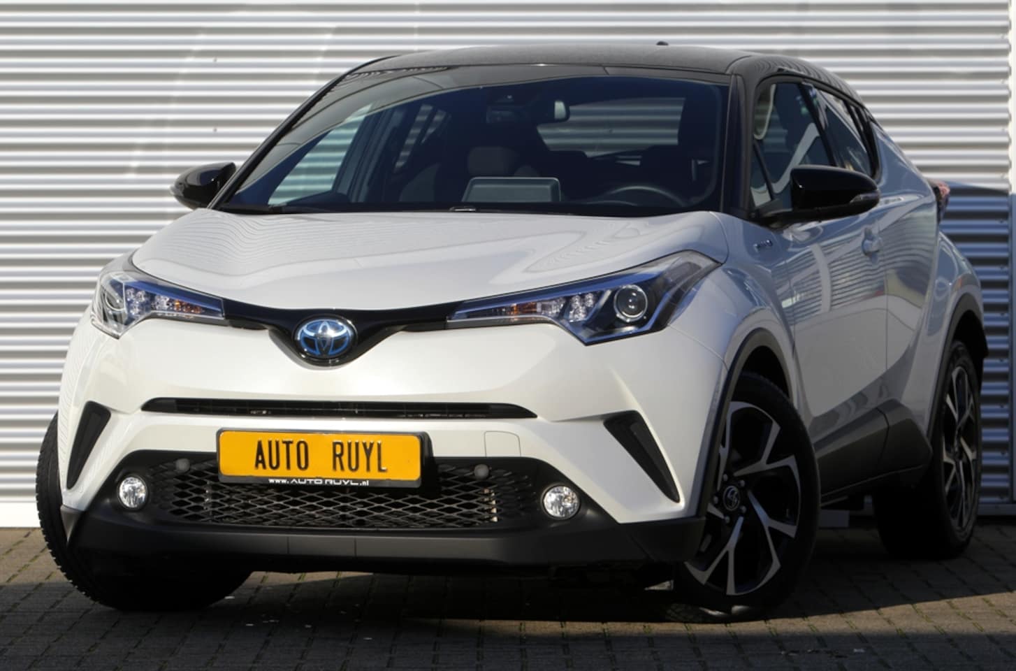 Toyota C-HR - 1.8 Hybrid Bi-Tone Plus 1.8 Hybrid Bi-Tone Plus - AutoWereld.nl