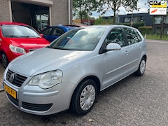 Volkswagen Polo - 1.4-16V Optive 5 deurs zeer mooi
