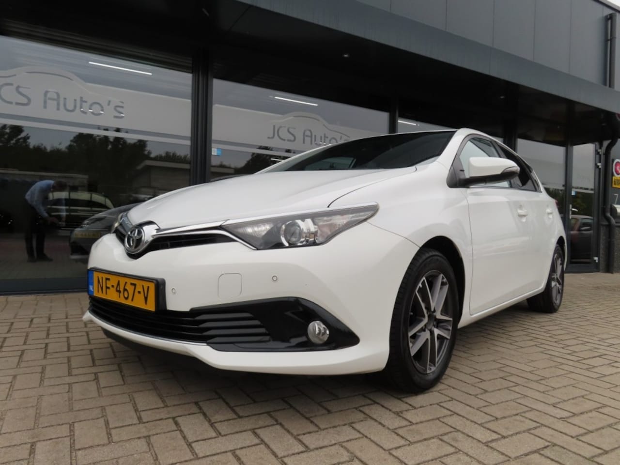 Toyota Auris - 1.2T Dynamic Ecc Cruise Led 2x Pdc Trekhaak 2017 - AutoWereld.nl