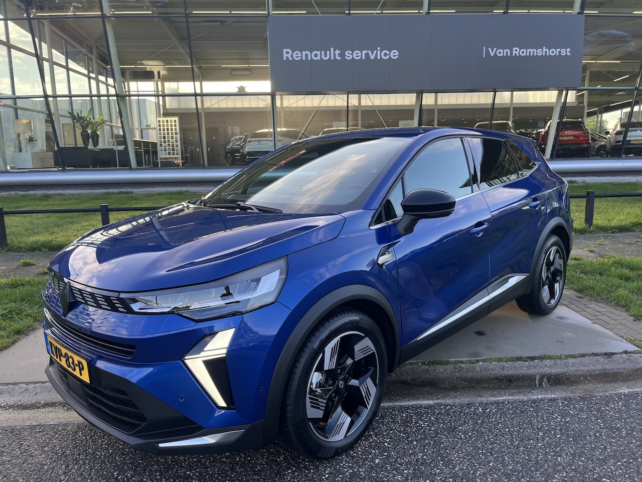 Renault Symbioz - 1.8 E-Tech full hybrid 160PK Techno / Stoelverw. Stuurverw. / Camera / Keyless / LMV / - AutoWereld.nl