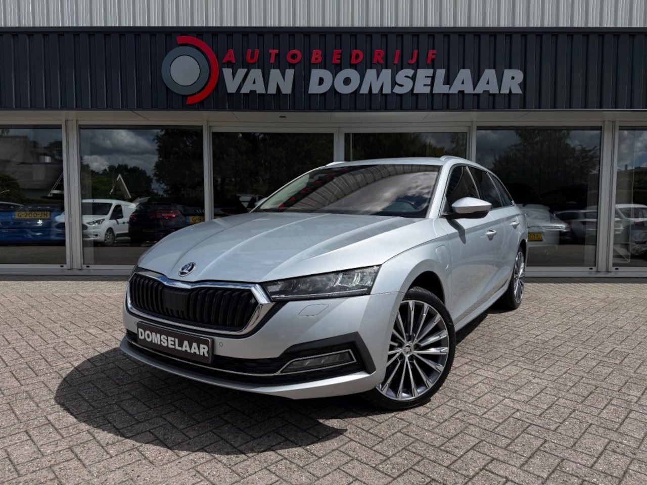 Skoda Octavia Combi - Combi 1.4 TSI iV PHEV Business Edition Plus - Camera Carplay Head Up Stoelverw. - AutoWereld.nl