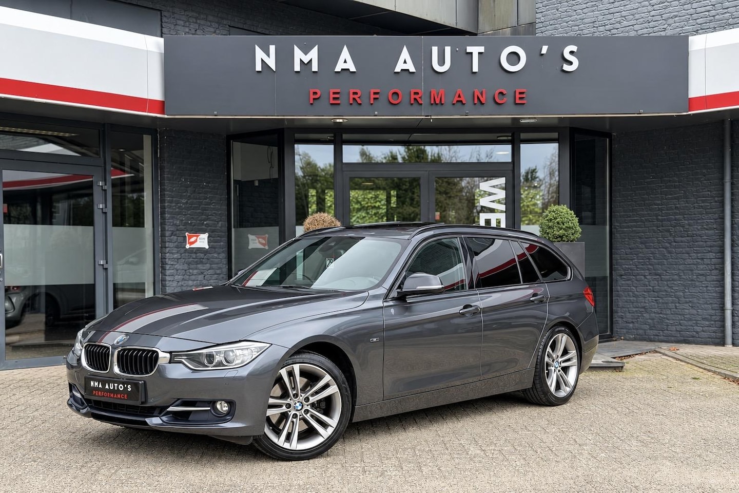 BMW 3-serie Touring - 328i M Sport 245 PK, PANO, INTAKE/MID-PIPE DELETE, CRUISE, STOELVERWARMING, UNIEKE STAAT - AutoWereld.nl