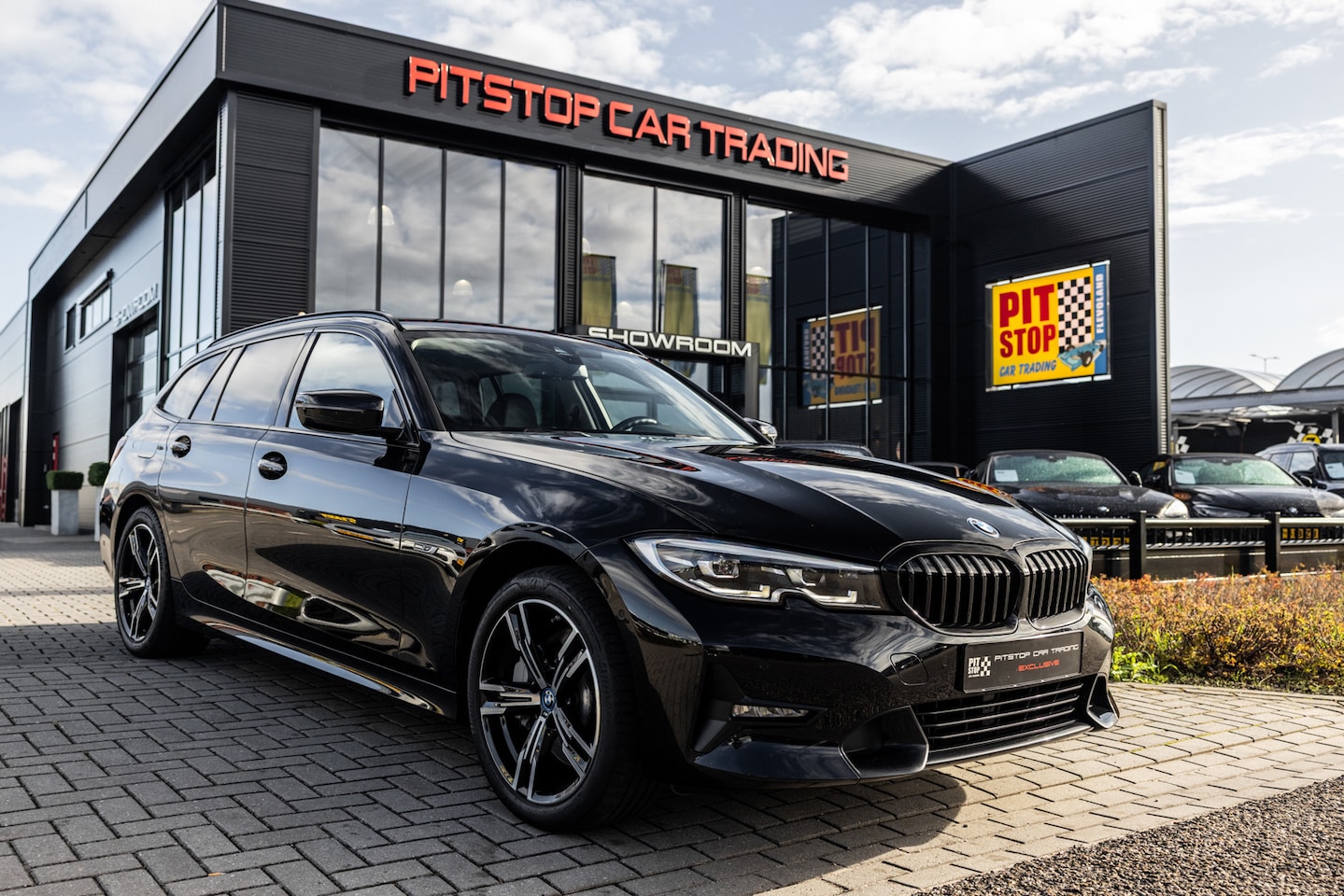 BMW 3-serie Touring - M 330e xDrive, 292 PK, Sportstoelen, Memory, LED, Elek. Achterklep! - AutoWereld.nl