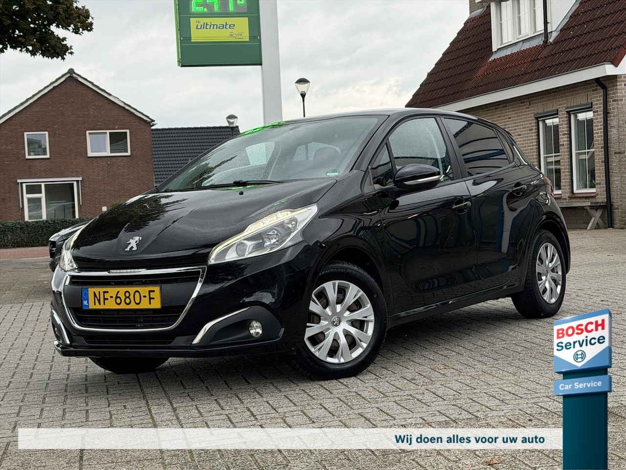 Peugeot 208 - 1.2 VTI / Org NL / Trekhaak / Cruise / Navi / Led / Pdc / 5Drs / Nieuwe APK - AutoWereld.nl