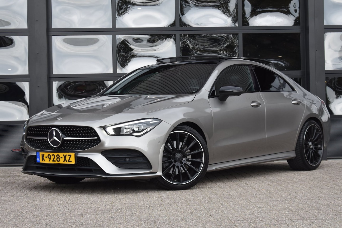 Mercedes-Benz CLA-Klasse - 220 Premium Plus '19 LED Pano AMG Pakket Navi Clima Cruise Inruil mogelijk - AutoWereld.nl