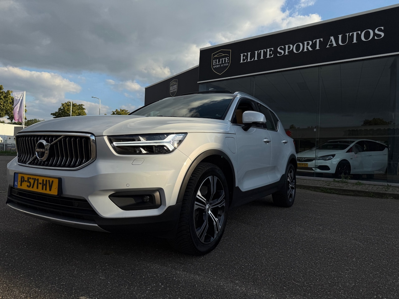 Volvo XC40 - 1.5 T5 Recharge Inscription I Pano I 360 Camera I Carplay I - AutoWereld.nl