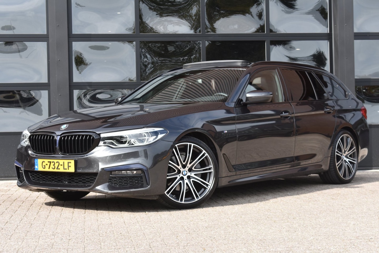 BMW 5-serie Touring - 520i High Executive Edition '19 LED Pano Clima Navi Cruise Inruil mogelijk - AutoWereld.nl