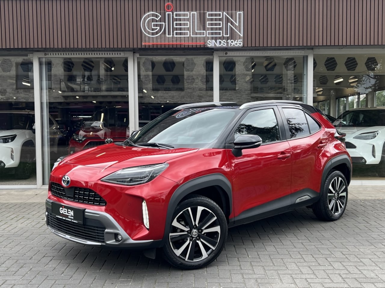 Toyota Yaris Cross - 1.5 Hybrid Launch Edition | Trekhaak, JBL, Panoramadak, Elektrische achterklep, Leer, Head - AutoWereld.nl