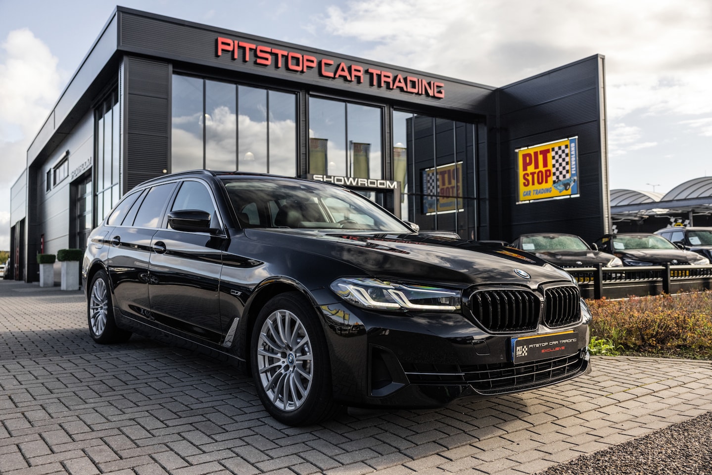 BMW 5-serie Touring - 530e xDrive 530e xDrive, Pano, Volleder, Comfortstoelen, 360 Camera - AutoWereld.nl