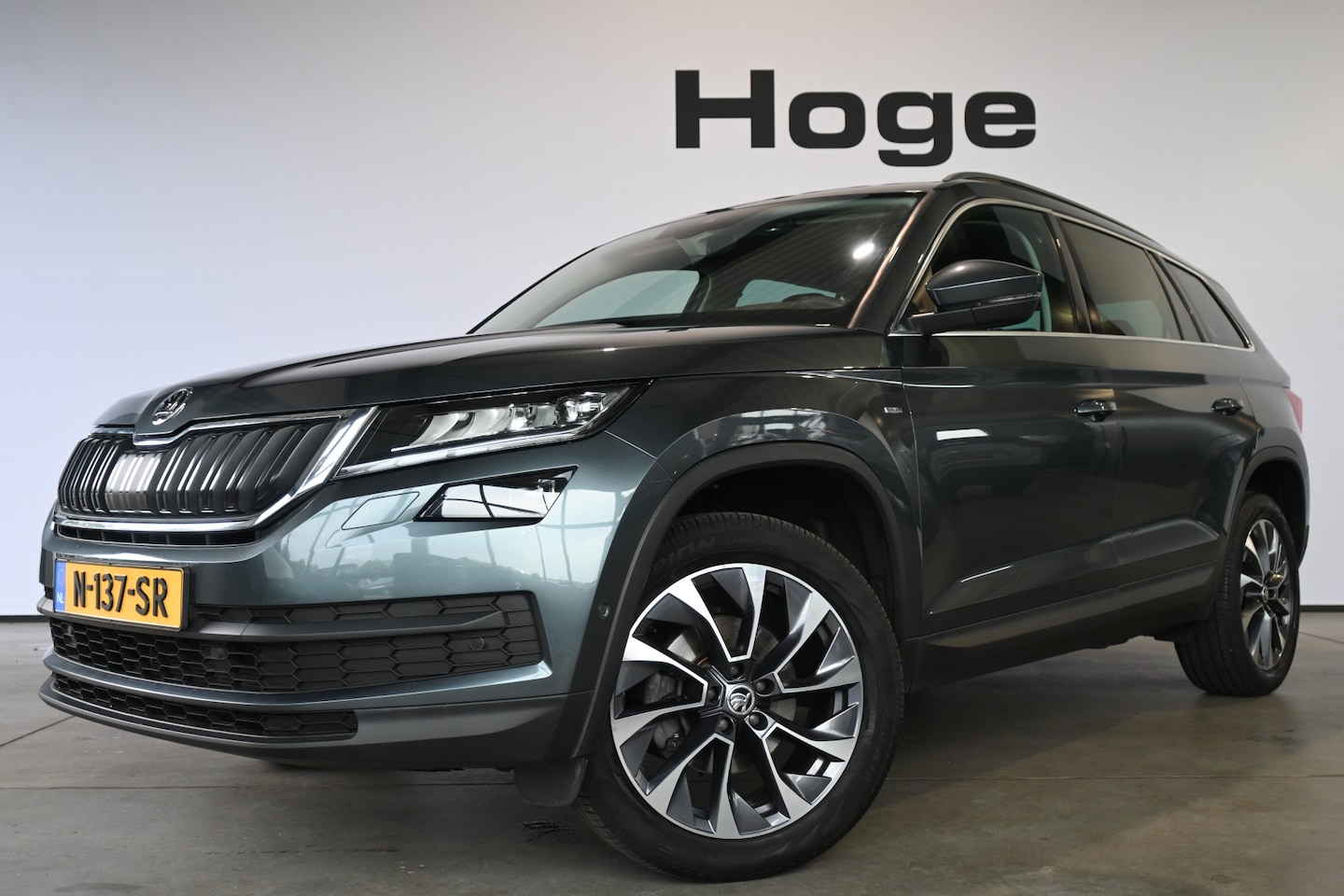 Skoda Kodiaq - 1.5 TSI Automaat Drive 125 Years Clima Adaptieve cruise Navigatie LED Trekhaak Inruil moge - AutoWereld.nl