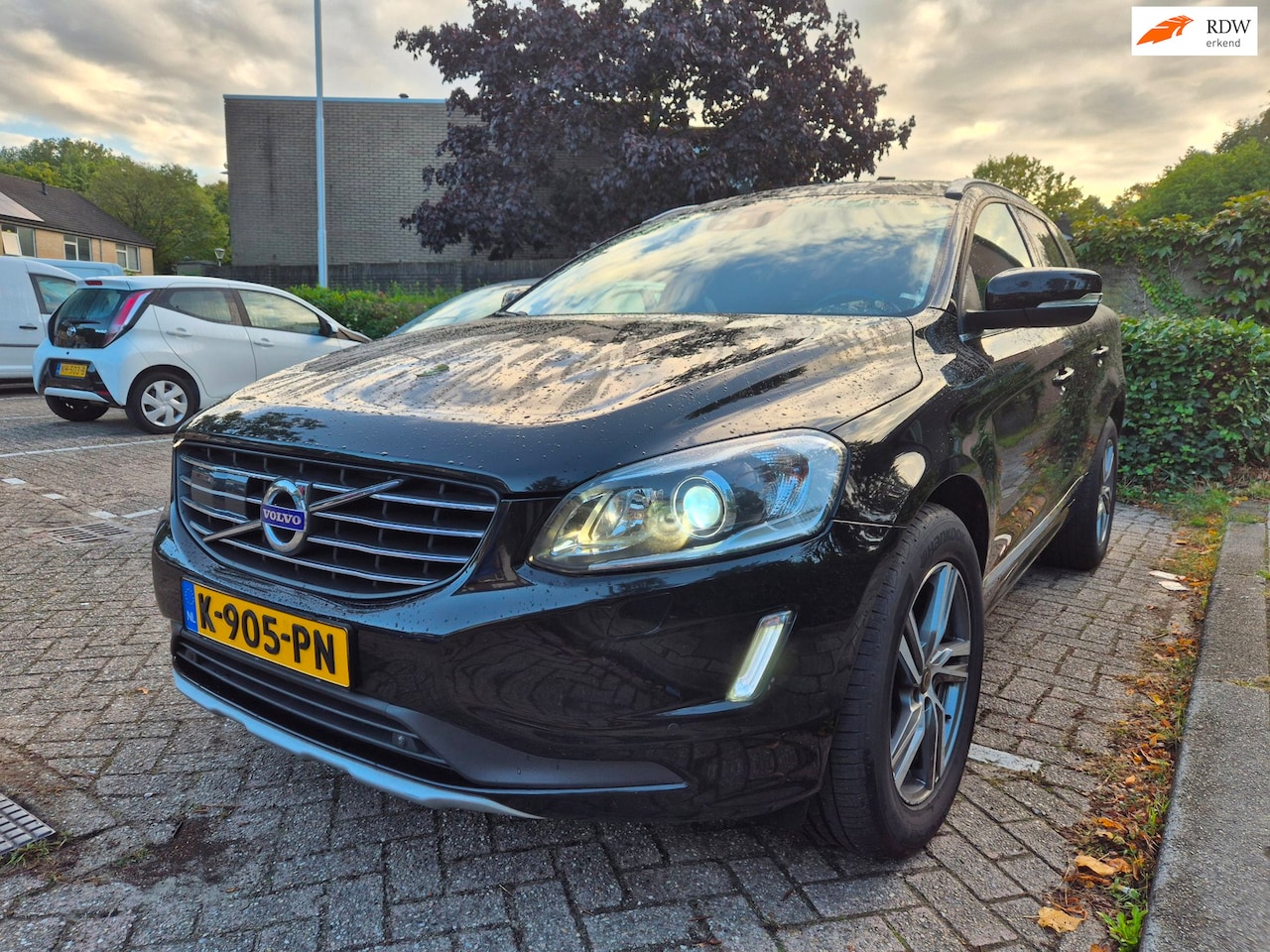 Volvo XC60 - 2.0 D4 FWD Polar+, full option, nieuwstaat. - AutoWereld.nl