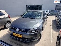 Volkswagen Jetta - 1.4 TSI Hybrid Highline NAVI DSG