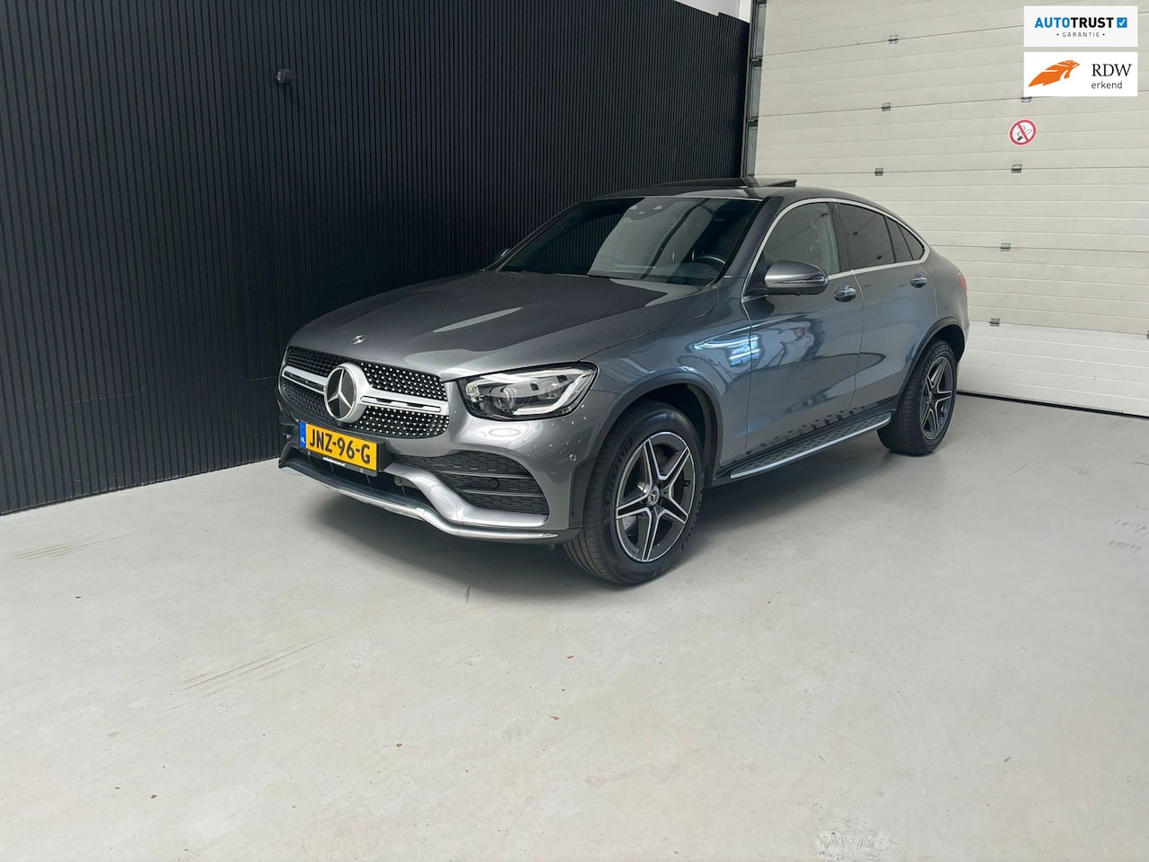 Mercedes-Benz GLC-klasse Coupé - 300e 4MATIC Premium Plus Amg Coupe Pano Dealer Garantie - AutoWereld.nl