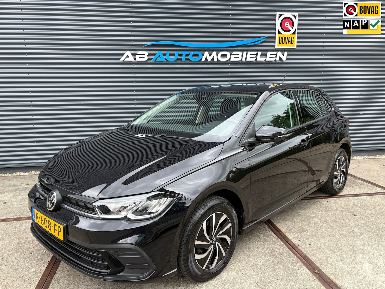Volkswagen Polo - 1.0 TSI Life LM VELGEN/ CARPLAY/ NAVI - AutoWereld.nl