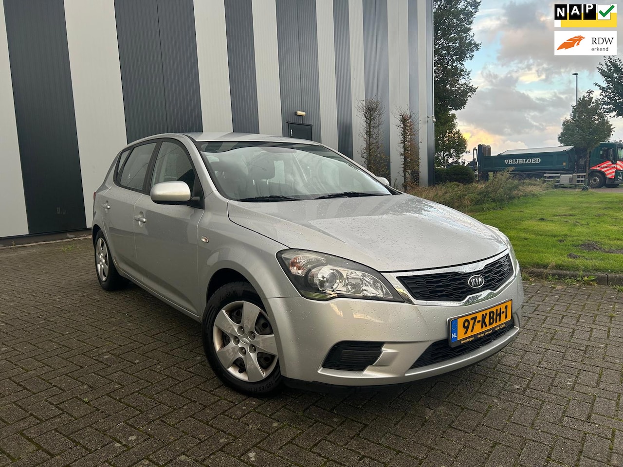 Kia Cee'd - 1.4 CVVT X-tra Airco-Elekpakket-Trekhaak-Isofix - AutoWereld.nl