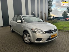 Kia Cee'd - 1.4 CVVT X-tra Airco-Elekpakket-Trekhaak-Isofix