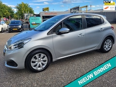 Peugeot 208 - 1.2 PureTech Allure, navi