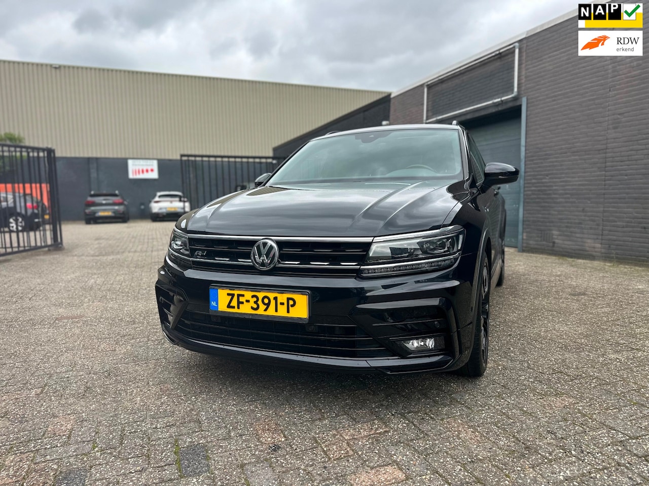 Volkswagen Tiguan - 1.5 TSI ACT Highline Business R Camera Clima Cruise Navi Pano PDC LM-Wielen Trekhaak APK N - AutoWereld.nl
