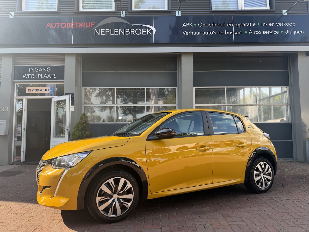 Peugeot e-208 - EV Active 50 kWh Automaat Bj 2022 Km 70.000 Dealer onderhouden - AutoWereld.nl