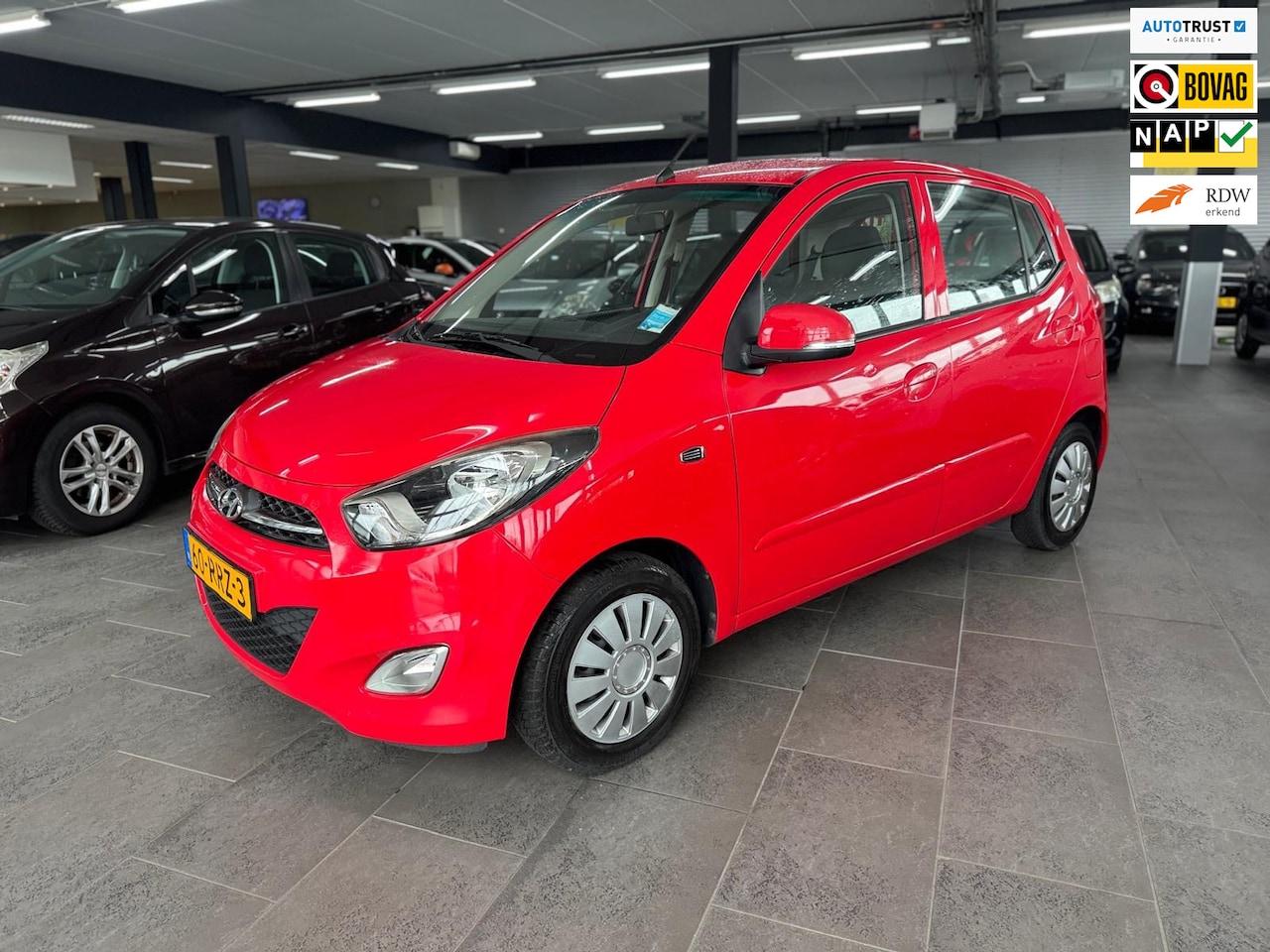Hyundai i10 - 1.2 i-Catcher airconditioning elektrische pakket parkeersensoren apk 24-07-2027 - AutoWereld.nl
