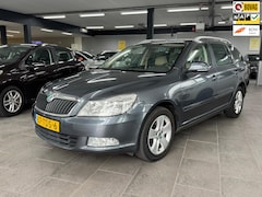 Skoda Octavia Combi - 1.4 TSI Greentech Elegance Navi clima cruise control lm-velgen elek-pakket pdc stoelverwar