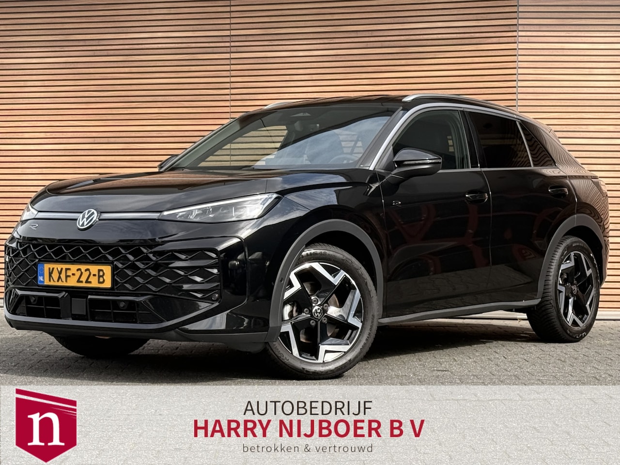 Volkswagen T-Roc - 1.5 eTsi R-Line IQ LED / Virtual Cockpit /  Pro ACC / Winterpack - AutoWereld.nl