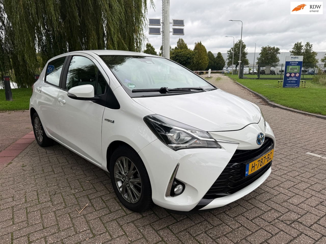 Toyota Yaris - 1.5 Hybrid Active 1.5 Hybrid Active - AutoWereld.nl