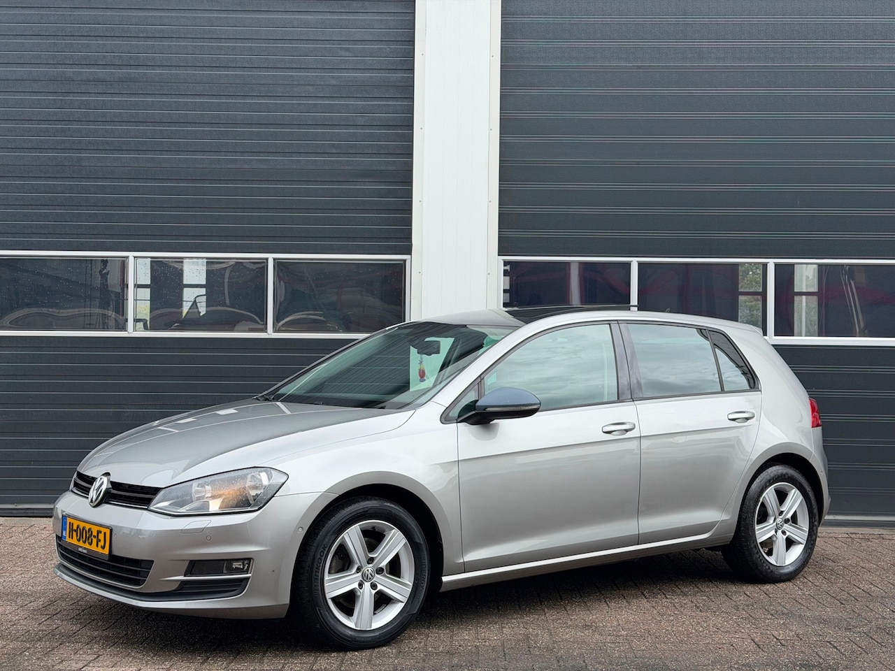 Volkswagen Golf - 1.2 TSI Highline |Airco|Cruise|Pano|Navi|PDC|Elekt|APK - AutoWereld.nl