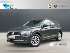 Volkswagen Tiguan - 1.5 TSI Elegance 150pk - Trekhaak - Stoel/Stuurverwarming - Keyless - Massage - ACC - IQ L