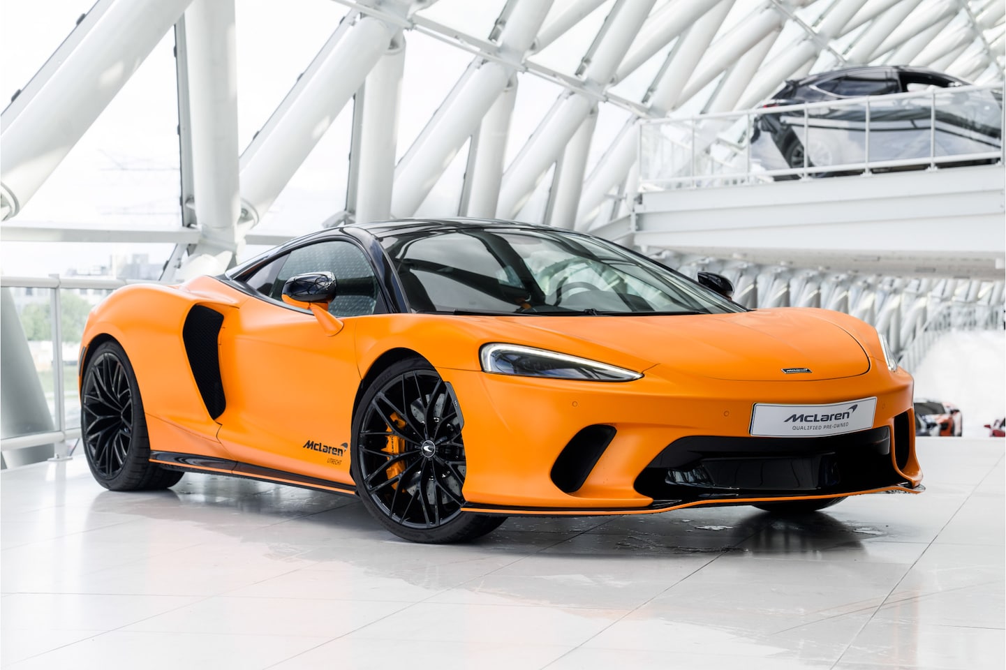 McLaren GT - 4.0 V8 | Matt Papaya Spark | Electrochromic Roof | MSO | - AutoWereld.nl
