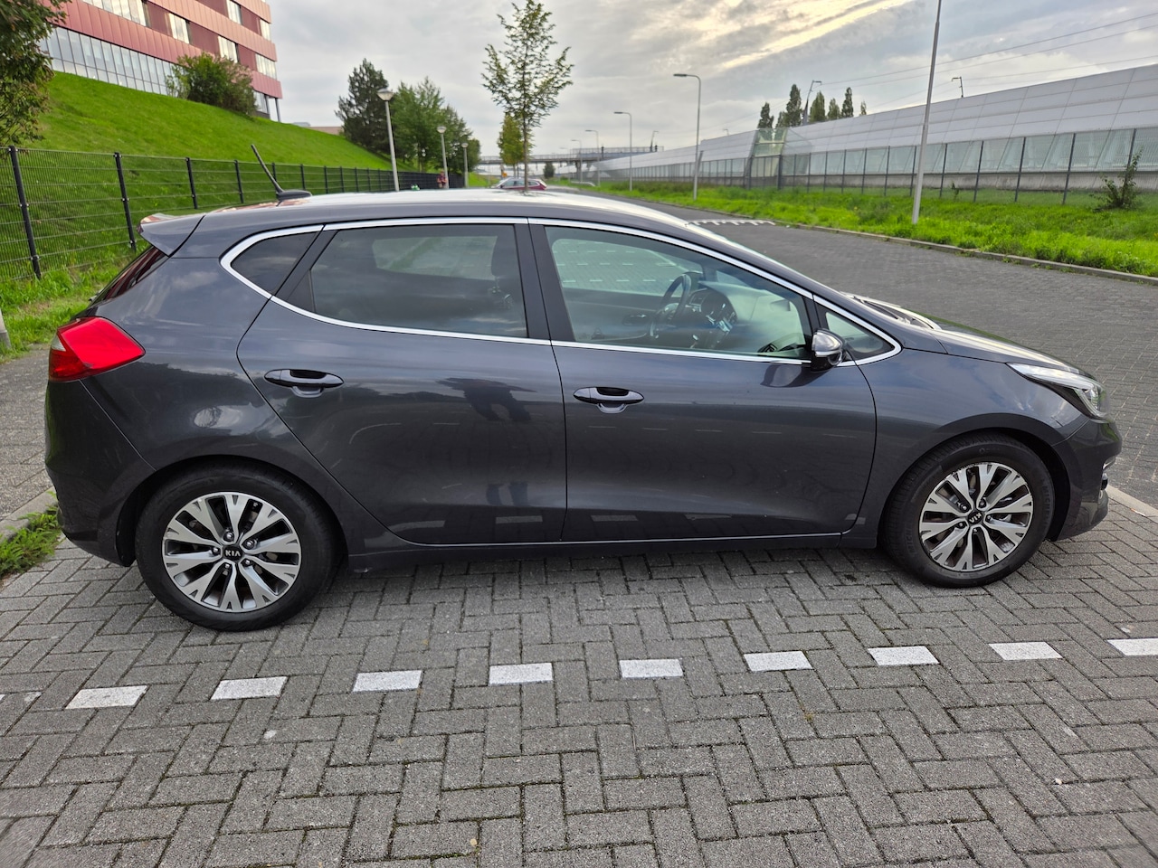 Kia Cee'd - 1.0 T-GDi DynamicLine 120pk | Navi | Camera| Clima - AutoWereld.nl