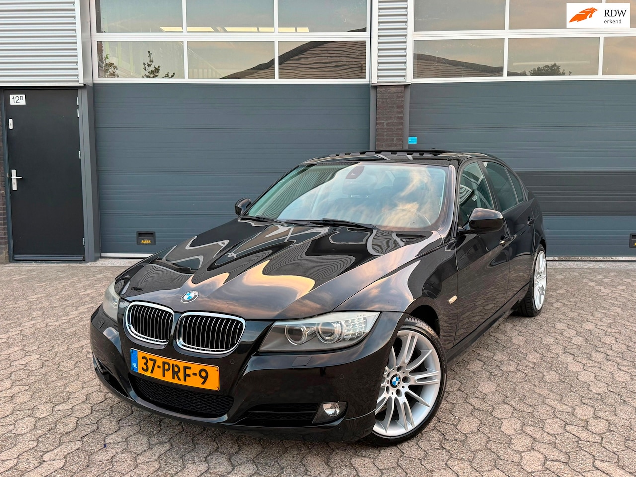 BMW 3-serie - 318i High Executive|GRT NAVI|LEER|CLIMA|CRUISE - AutoWereld.nl