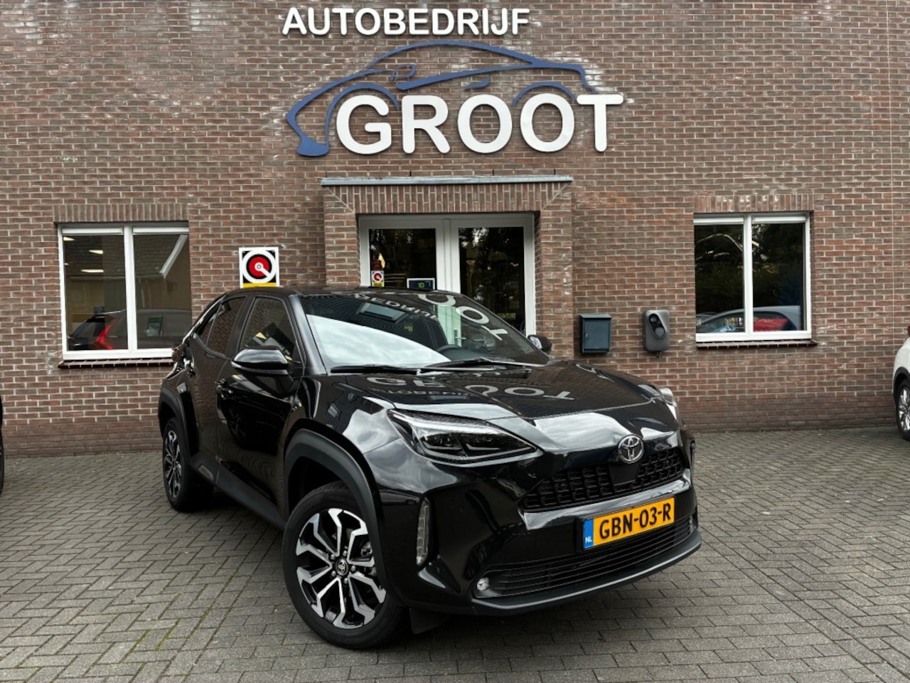 Toyota Yaris - 1.5 HYBRID EXPLORE! TREKHAAK/STUUR en STOELVERW. - AutoWereld.nl