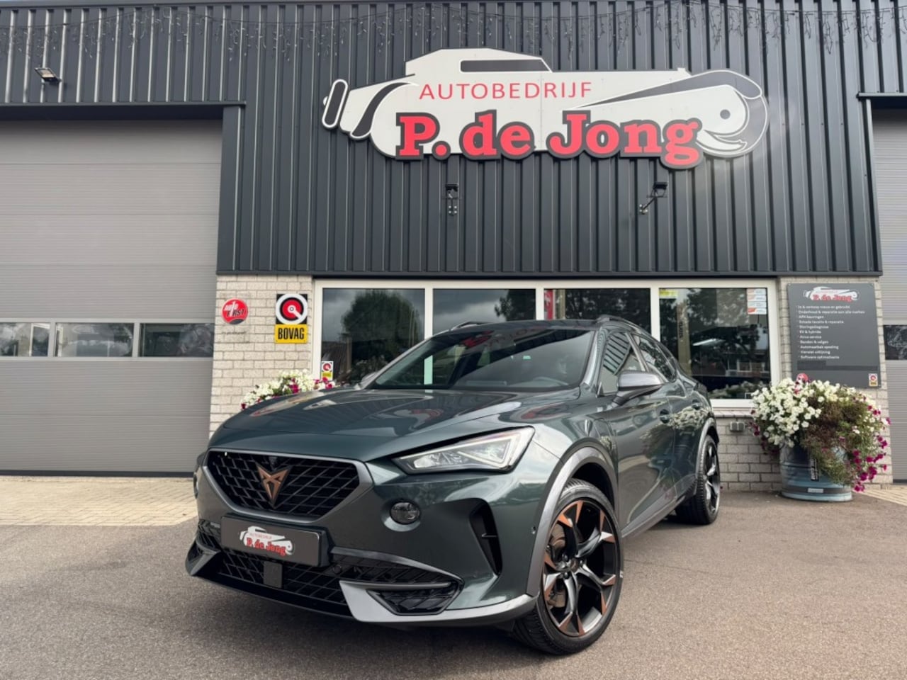CUPRA Formentor - 1.4 e-Hybrid VZ 245PK SOH 93% Copper edition VZ stuurwiel Trekhaak Camera Blindspot - AutoWereld.nl