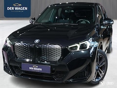 BMW iX1 - xDrive30 67 kWh M SPORT / KEYLESS ENTRY-START / 19" / AUT DIM SPIEGELS / DRAADLOOS LADEN T