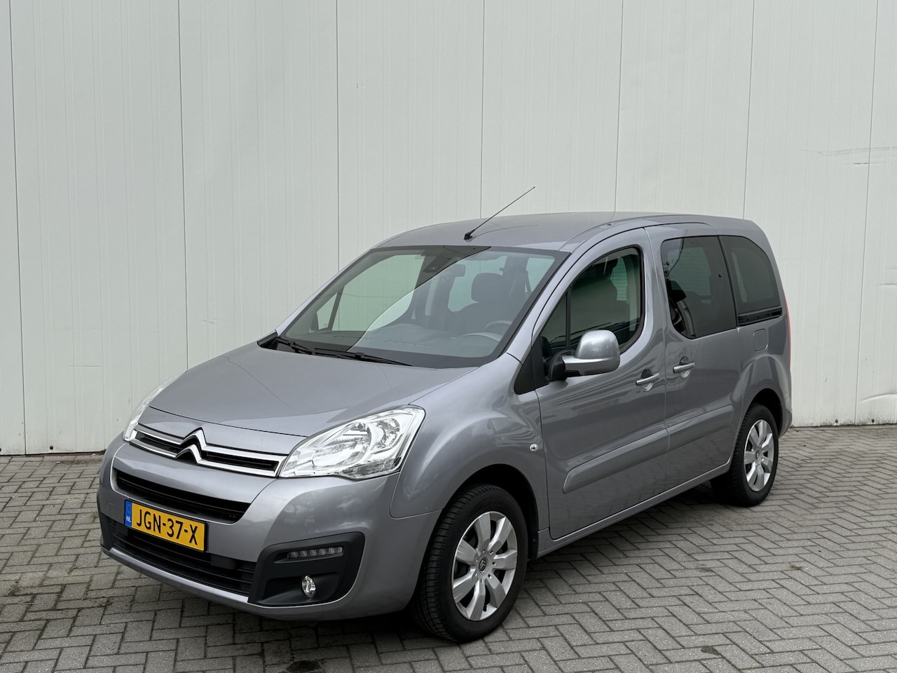 Citroën Berlingo - 1.6 VTi Rolstoelauto 3+1 of 5+0 - UNIEK Slechts 13.000 km !! - Nieuwstaat - 1e Eigenaar - - AutoWereld.nl