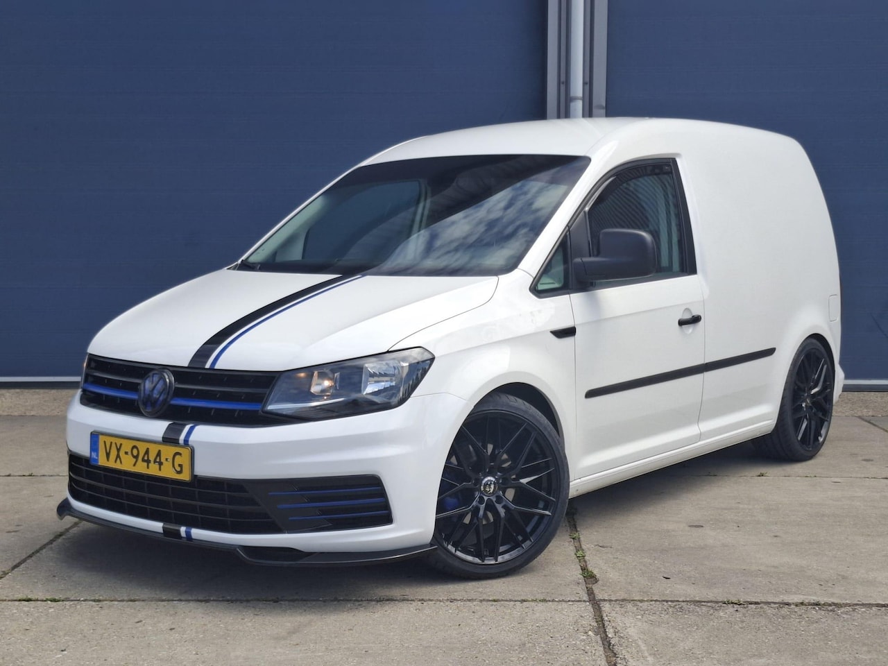 Volkswagen Caddy - 2.0 TDI L1H1 BMT Trendline VERLAAGD / AIRCO / STOEL VERWARMING / EURO 6 / NAVI / MARGE AUT - AutoWereld.nl