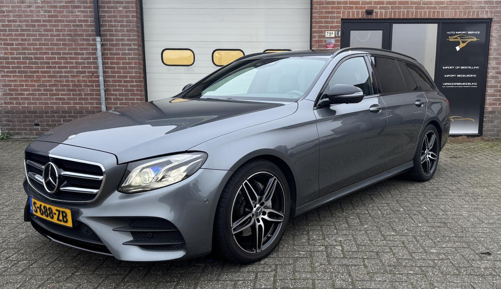 Mercedes-Benz E-klasse Estate - 250 Prestige Plus AMG-Line /Panorama dak/Head-Up/ 19” AMG/ Sfeerverl./Lane-assist - AutoWereld.nl