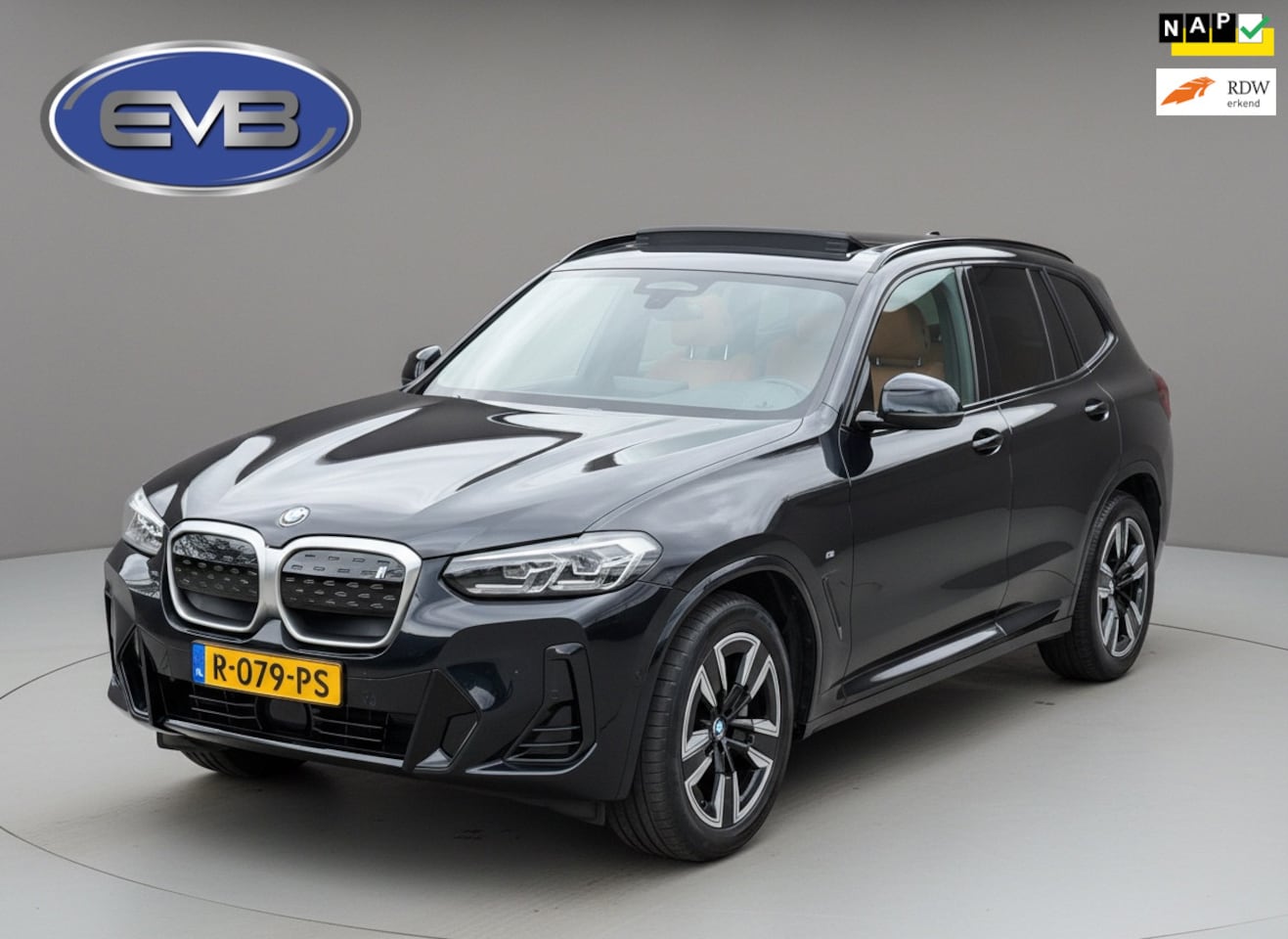 BMW iX3 - M SPORT pakket 80 kWh, panoramadak, vol opties, 1 e eigenaar,conjac sport leder, Origineel - AutoWereld.nl
